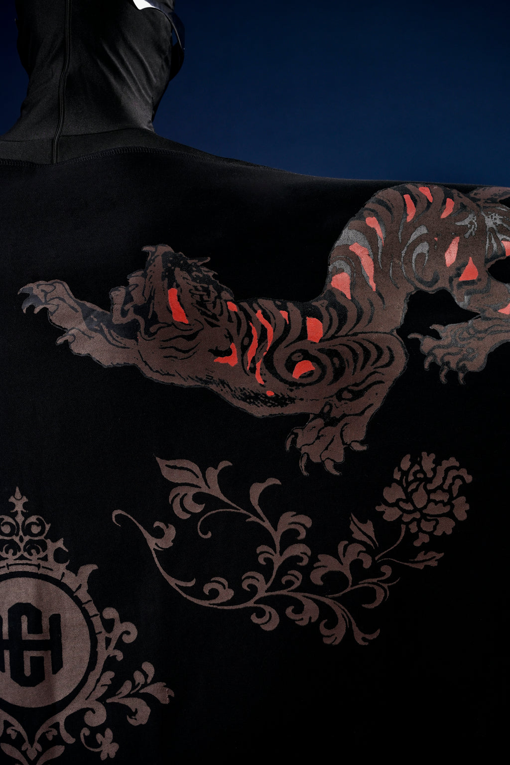 Regal Roar Wrapture